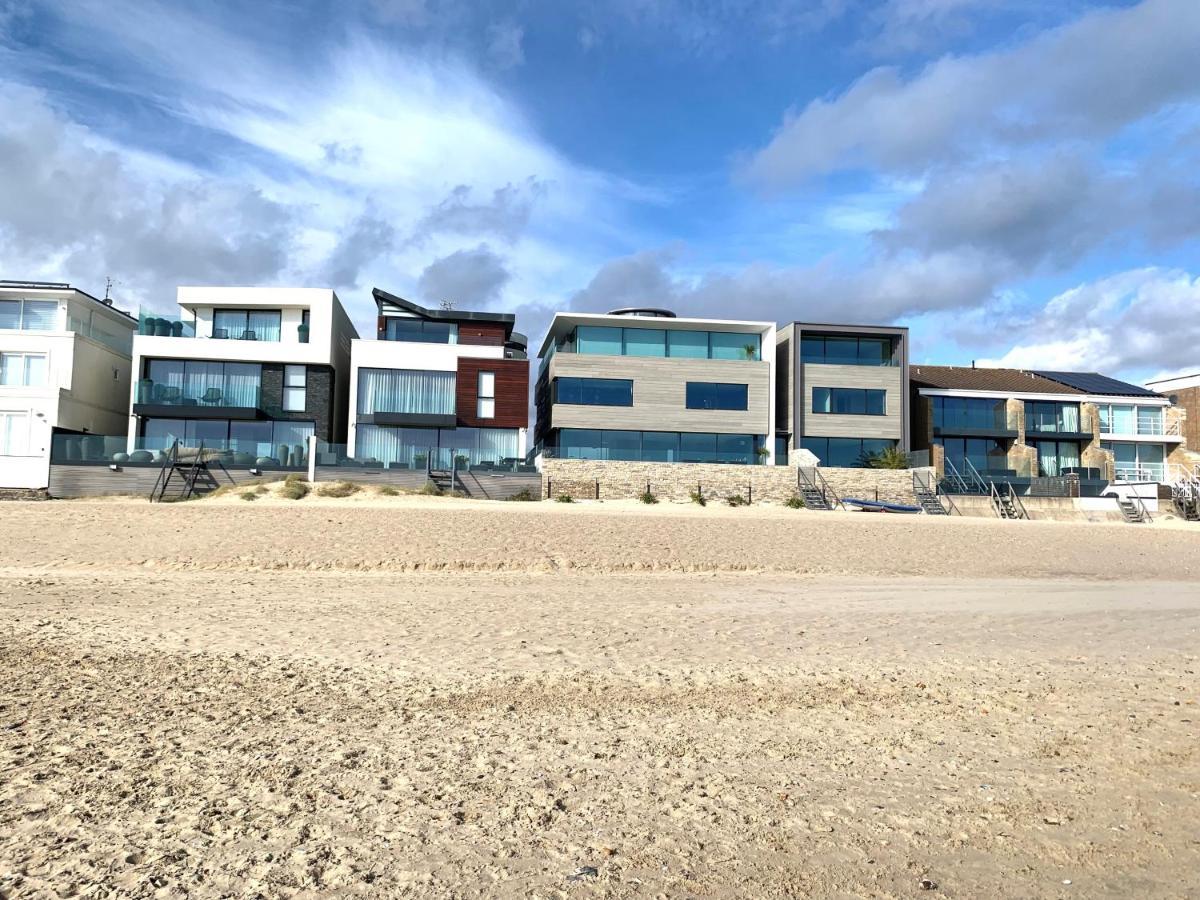 Top Floor Sandbanks Apartment With Free Parking Just Minutes From The Beach And Bars Canford Cliffs Екстериор снимка